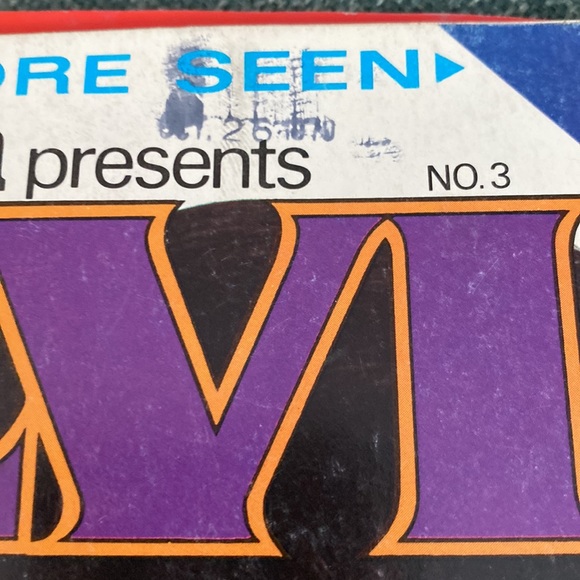 5 Retro Elvis Magazines with excellent photos and articles - Picture 12 of 12